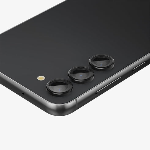 AGL05950 - Galaxy S23 Ultra EZ Fit Optik Pro Lens Protector in black showing the device